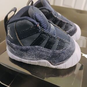 Jordan Blue and White Sneakers Retro-Inspired Design